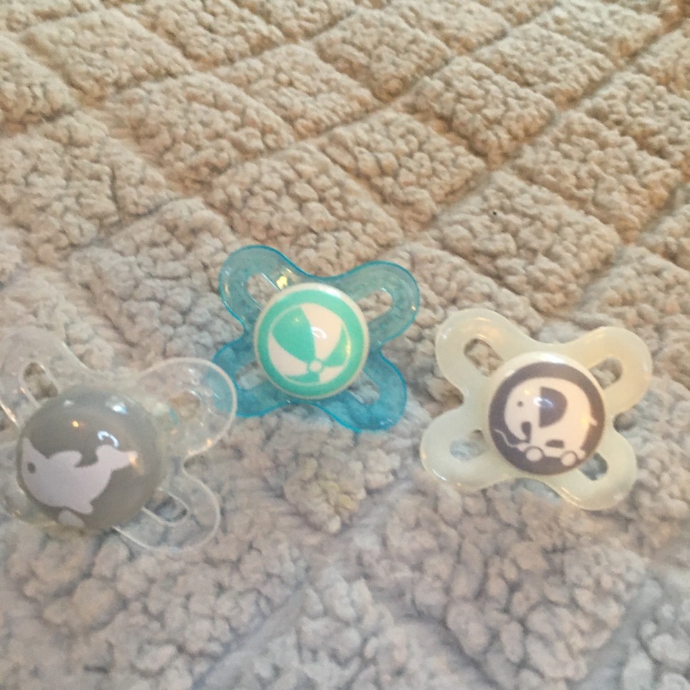 Never Used Pacifiers!!!